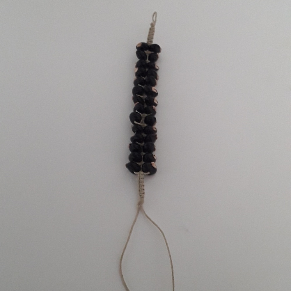 Black tagua bracelet.(code:ACPR-B-008)